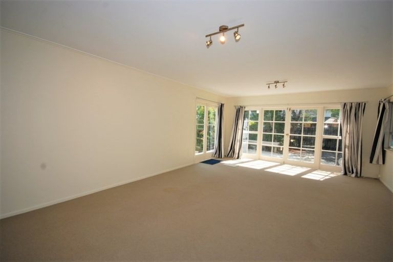 Photo of property in 1 Renata Crescent, Te Atatu Peninsula, Auckland, 0610