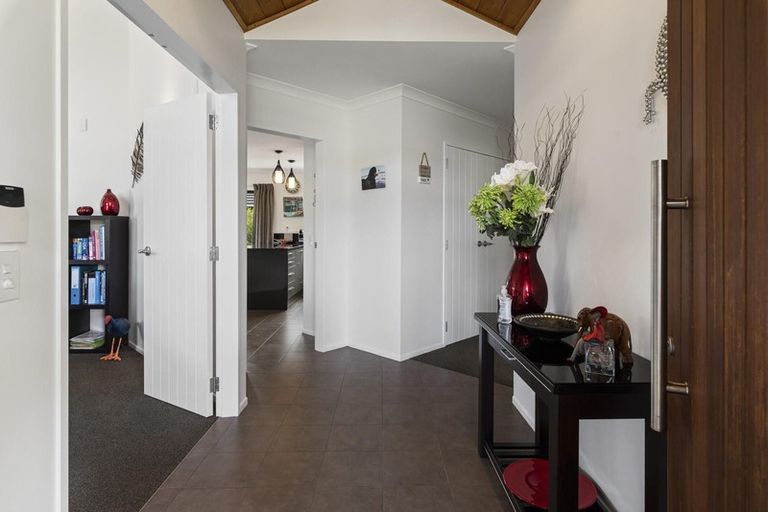 Photo of property in 65 Kotuku Drive, Paraparaumu Beach, Paraparaumu, 5032