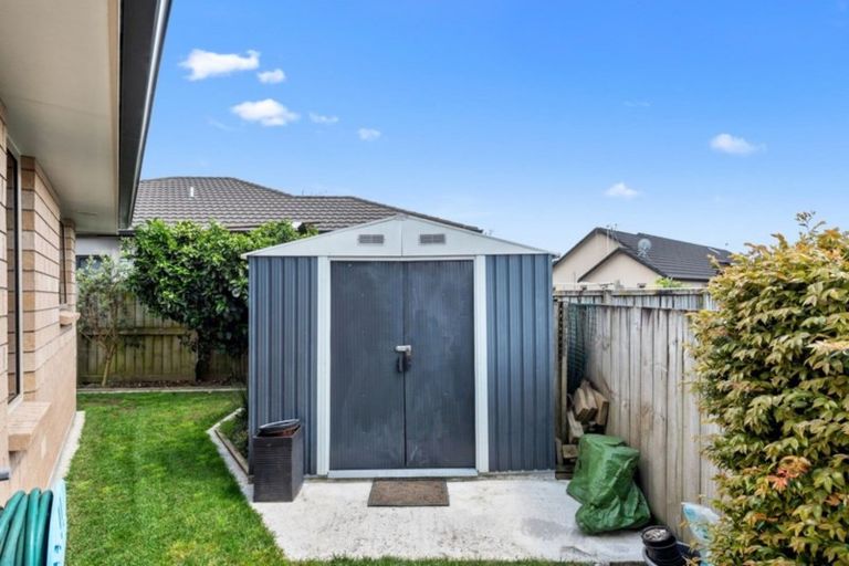 Photo of property in 18 Gibbston Close, Huntington, Hamilton, 3210