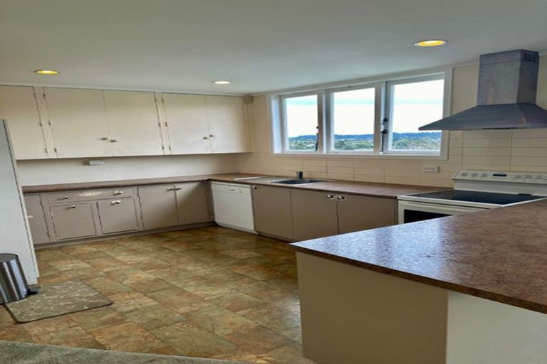 Photo of property in 120 Eskdale Road, Birkdale, Auckland, 0626