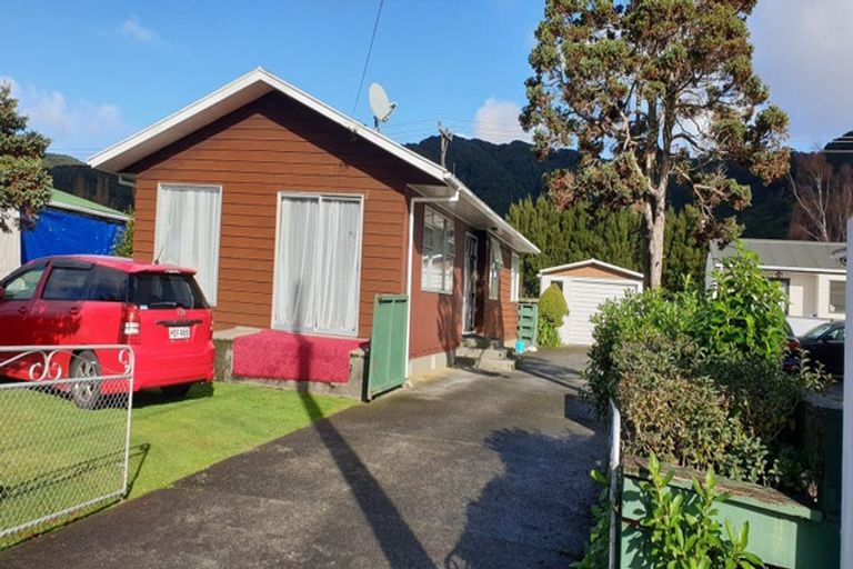 Photo of property in 69 Karamu Crescent, Wainuiomata, Lower Hutt, 5014