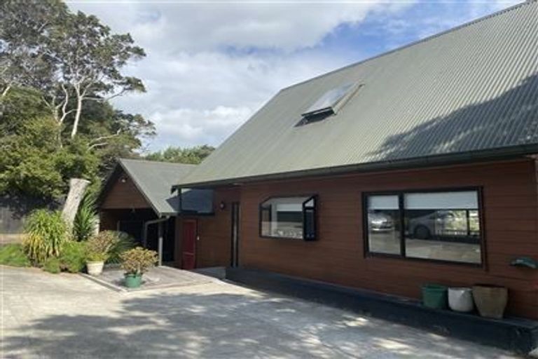 Photo of property in 87b Kaurilands Road, Titirangi, Auckland, 0604