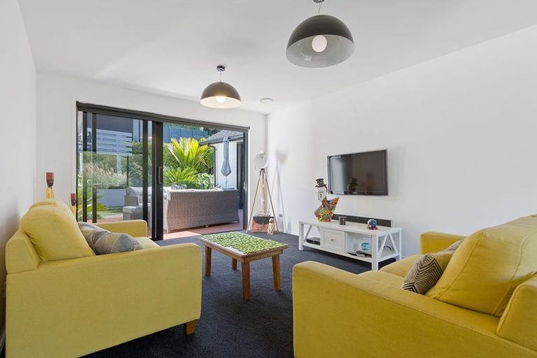 Photo of property in 14 Brooklands Road, Brooklands, New Plymouth, 4310