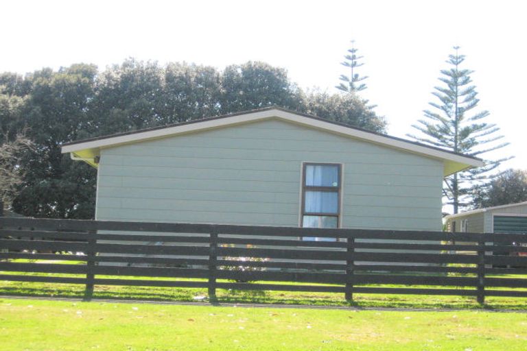 Photo of property in 21 Morgan Crescent, Levin, 5510