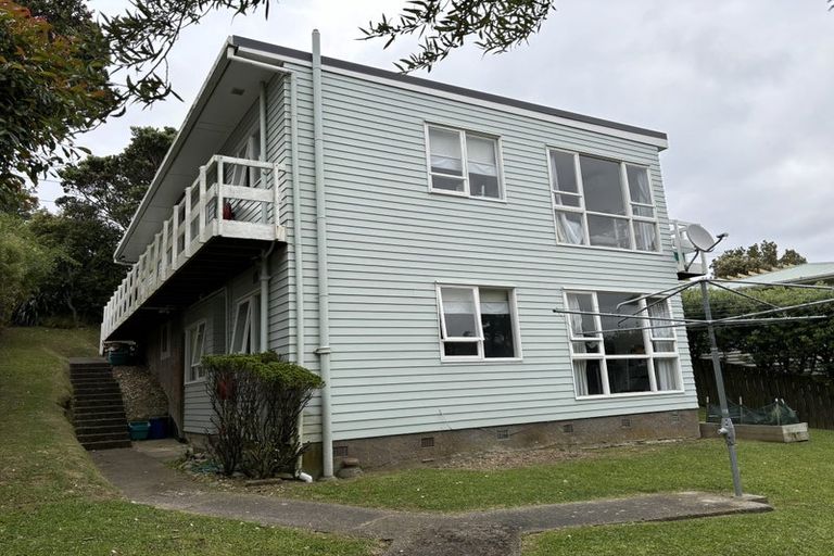 Photo of property in 2/17 Huntingdon Street, Northland, Wellington, 6012