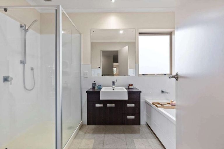 Photo of property in 27 Amaretto Avenue, Flat Bush, Auckland, 2019
