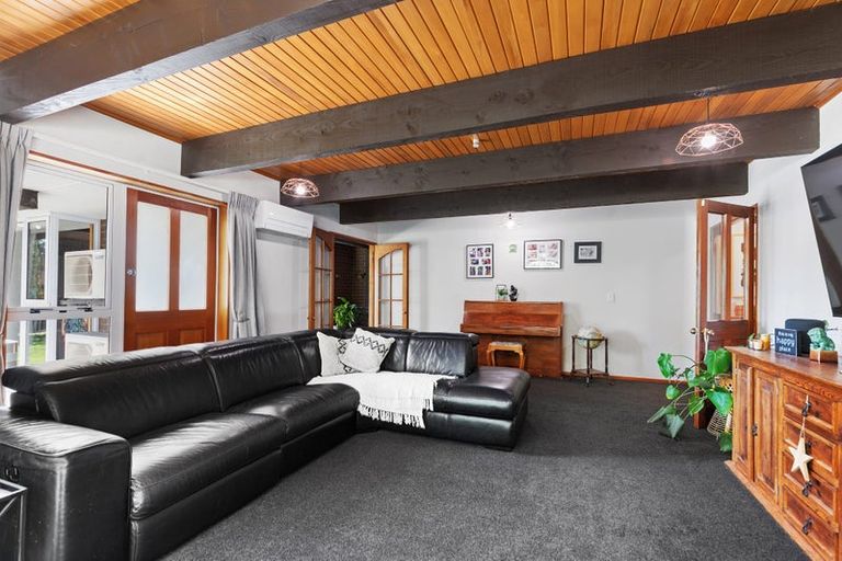 Photo of property in 18 Pyatt Place, Redwood, Christchurch, 8051