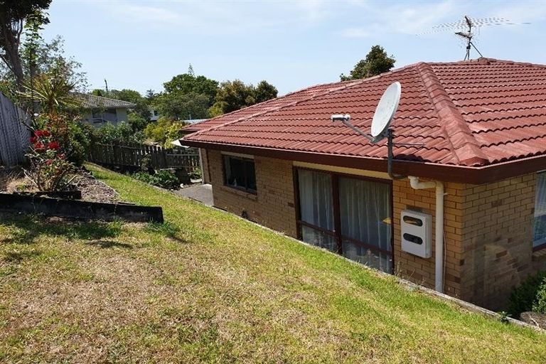 Photo of property in 8 Shah Place, Glen Eden, Auckland, 0602