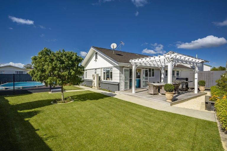 Photo of property in 35 Holyrood Street, Taradale, Napier, 4112