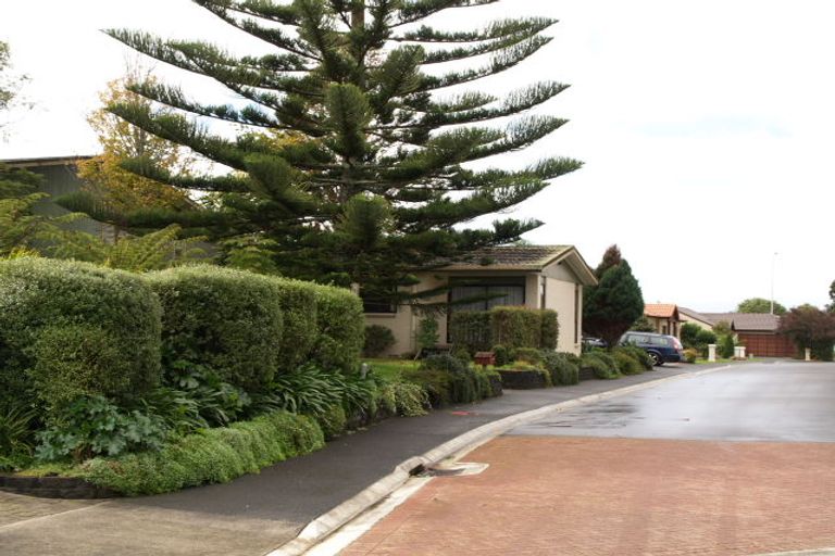 Photo of property in 34 Seneca Court, Golflands, Auckland, 2013