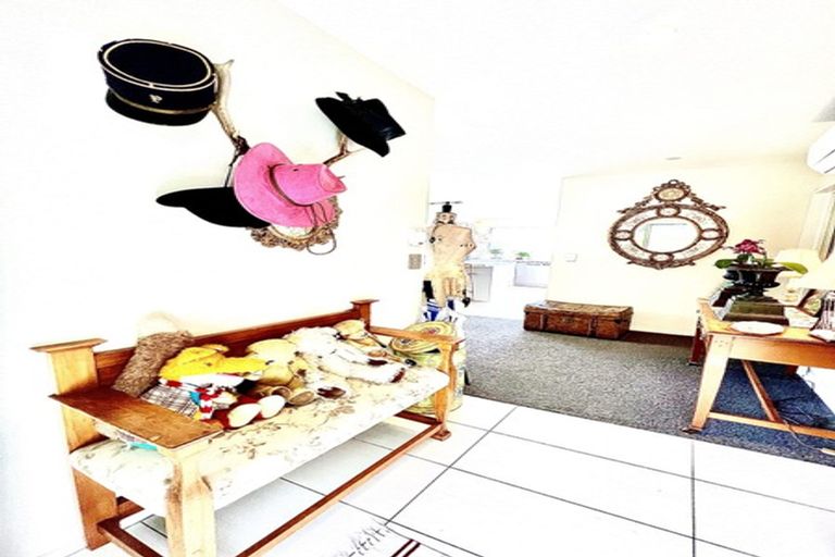 Photo of property in 1 Simeon Quay, Lyttelton, 8082