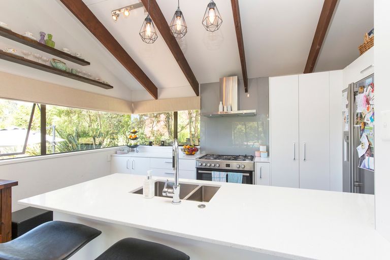 Photo of property in 692 South Titirangi Road, Titirangi, Auckland, 0604