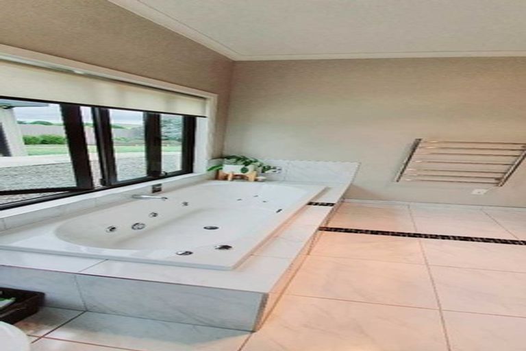 Photo of property in 15 Lake View Road, Waipukurau, 4200