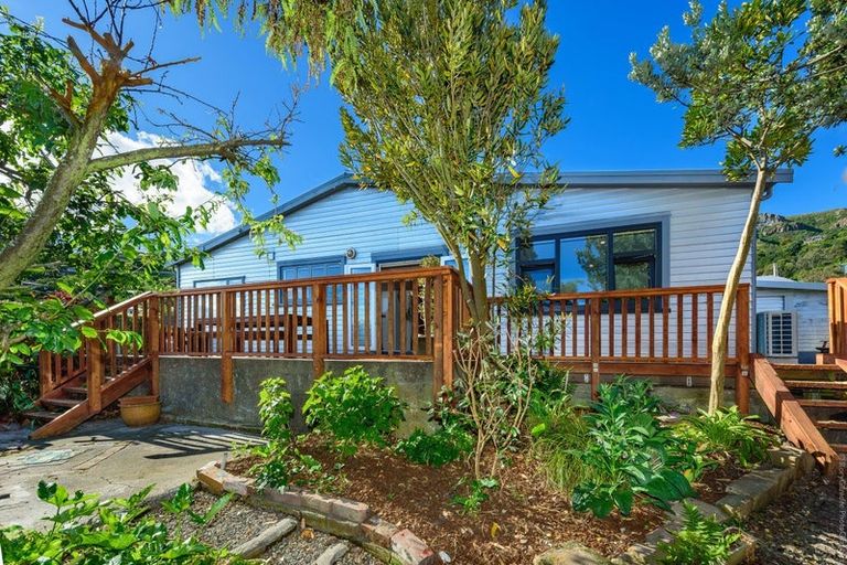 Photo of property in 10 Cornwall Road, Lyttelton, 8082