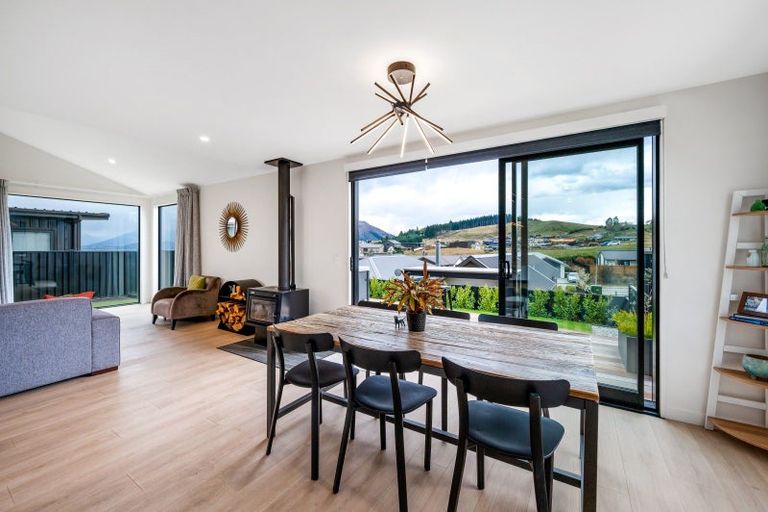 Photo of property in 2 Mcneil Crescent, Wanaka, 9305