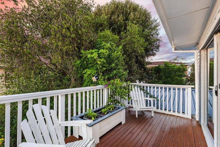 Photo of property in 15 Anich Road, Massey, Auckland, 0614