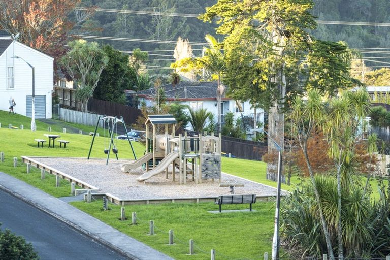 Photo of property in 37 Keegan Drive, Massey, Auckland, 0614