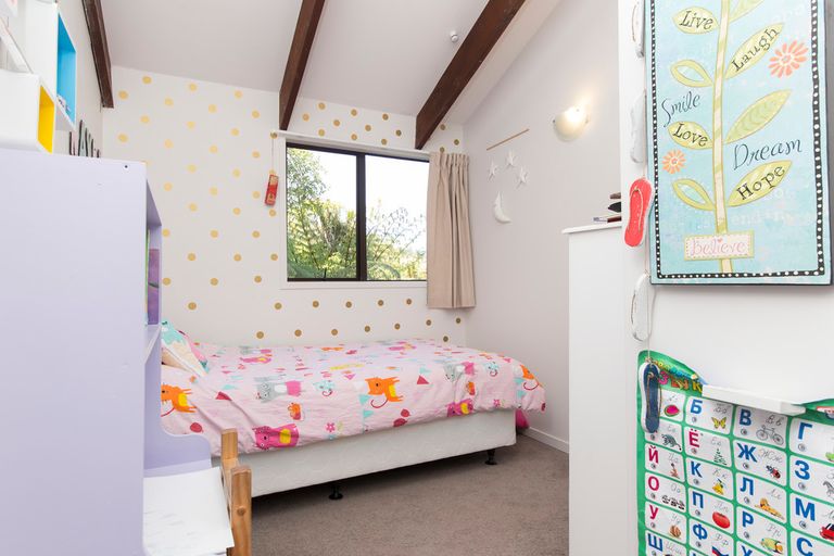 Photo of property in 692 South Titirangi Road, Titirangi, Auckland, 0604