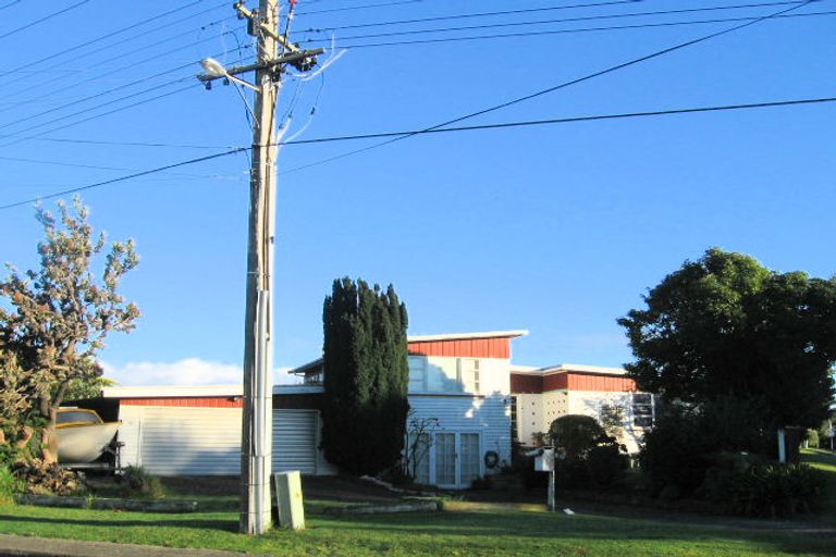 Photo of property in 31 Gray Avenue, Paraparaumu Beach, Paraparaumu, 5032