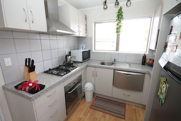 Photo of property in 2/9 Porchester Road, Papakura, 2110