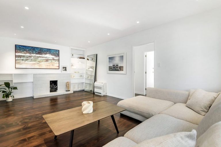 Photo of property in 48 Sylvia Road, Hillcrest, Auckland, 0627