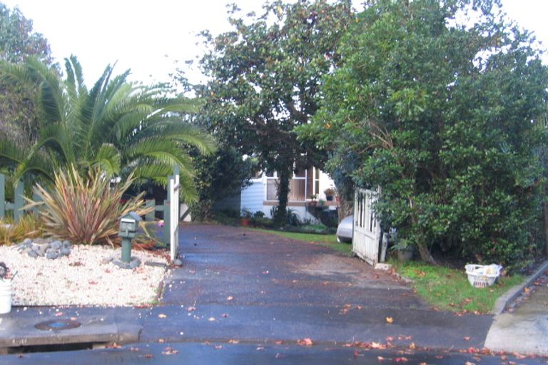 Photo of property in 64 Rimutaka Place, Titirangi, Auckland, 0604