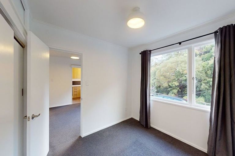 Photo of property in 24f2 Crieff Street, Northland, Wellington, 6012