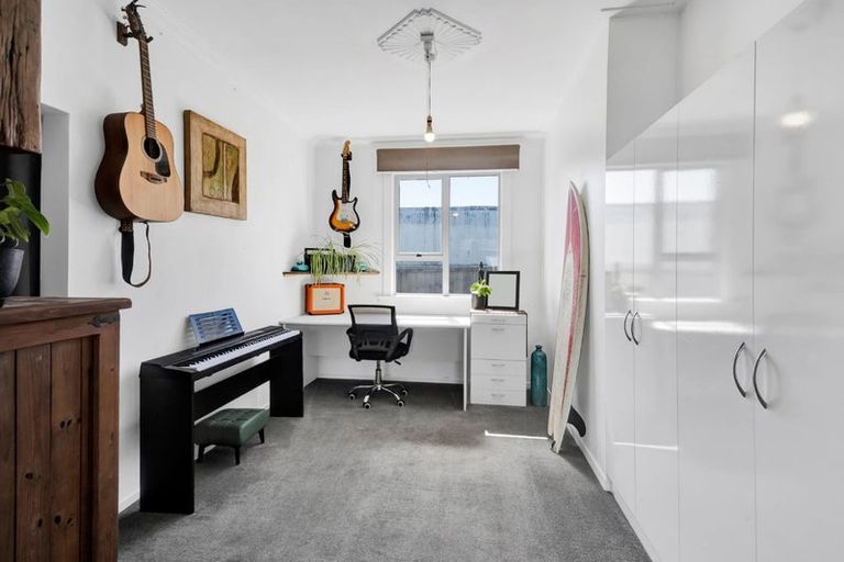 Photo of property in 21 Carthew Street, Okato, 4335