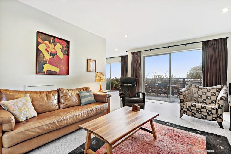 Photo of property in 394 The Esplanade, Island Bay, Wellington, 6023