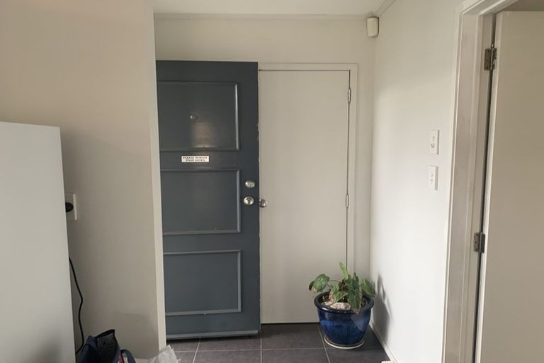 Photo of property in 13 Gloaming Place, Conifer Grove, Takanini, 2112