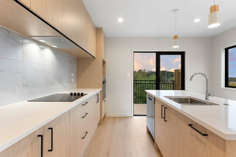Photo of property in 15 Awhi Lane, Massey, 0614