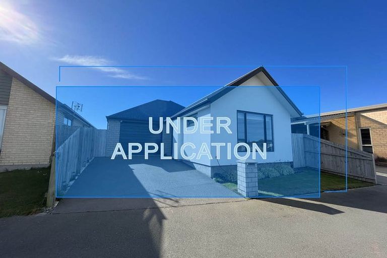 Photo of property in 11 Tangy Loch Lane, Broomfield, Christchurch, 8042