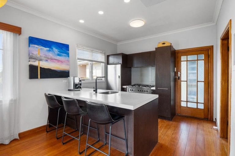 Photo of property in 14 Rimu Street, Strandon, New Plymouth, 4312