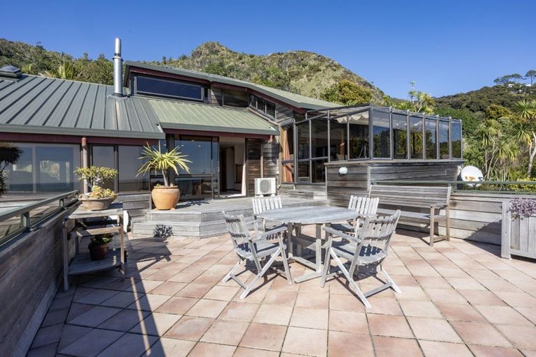 Photo of property in 113 Seaview Road, Piha, New Lynn, 0772