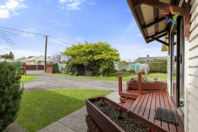 Photo of property in 72 Tiro Tiro Road, Levin, 5510