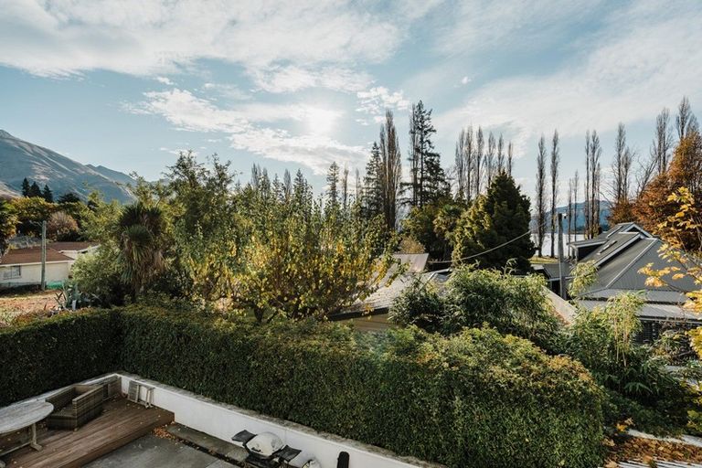 Photo of property in 15 Jessies Crescent, Wanaka, 9305