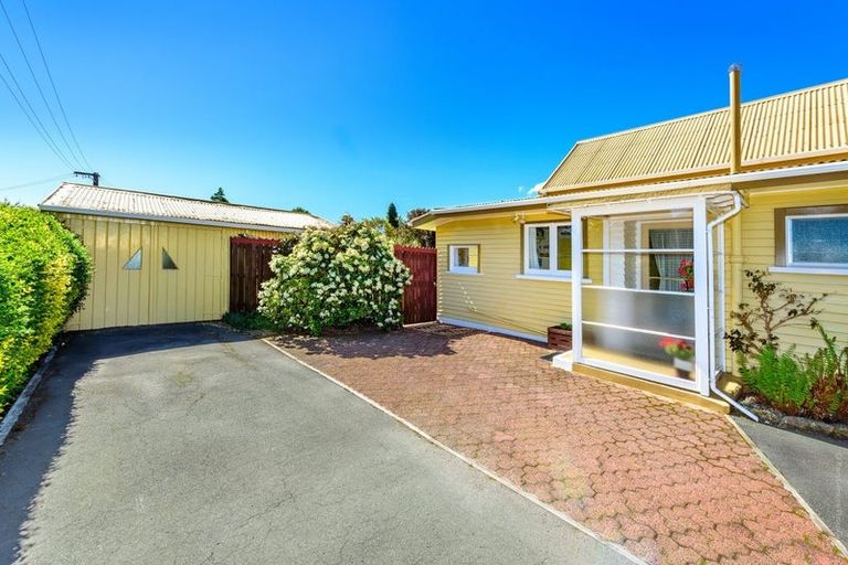 Photo of property in 36 Aorangi Road, Bryndwr, Christchurch, 8053