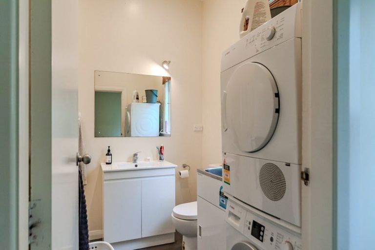 Photo of property in 1/126 The Parade, Island Bay, Wellington, 6023