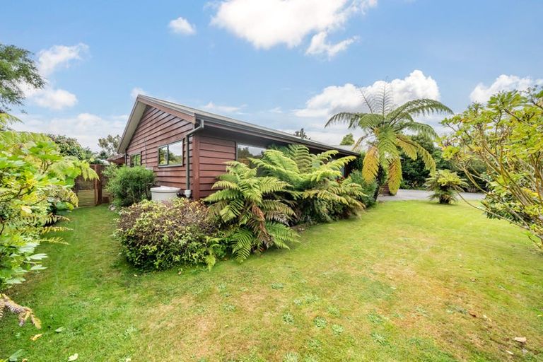 Photo of property in 38 Emerald Hill Drive, Birchville, Upper Hutt, 5018