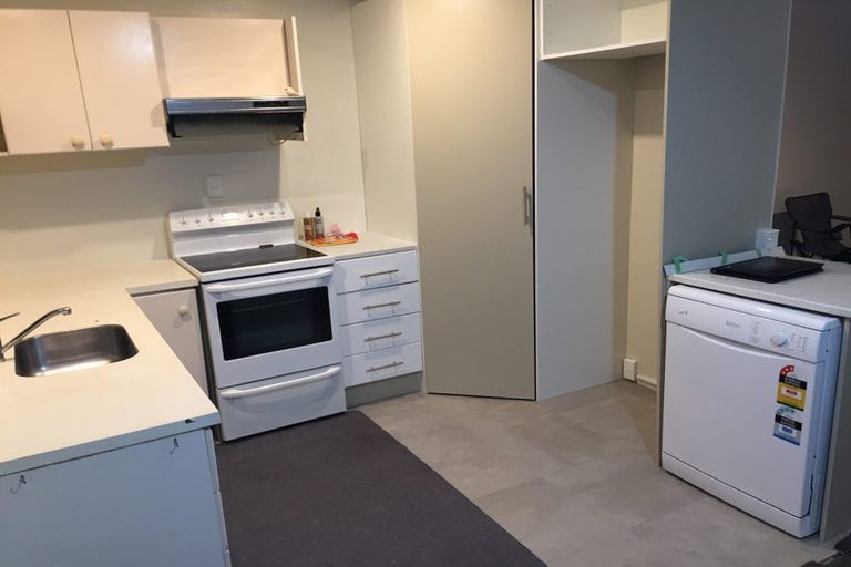 Photo of property in 2/54 Gloria Avenue, Te Atatu Peninsula, Auckland, 0610