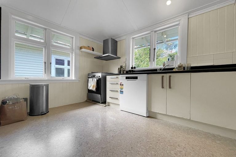 Photo of property in 17 Hankey Street, Mount Cook, Wellington, 6011