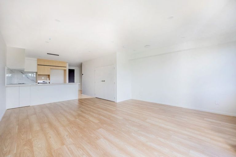 Photo of property in 32b/4 Westgate Drive, Massey, Auckland, 0614