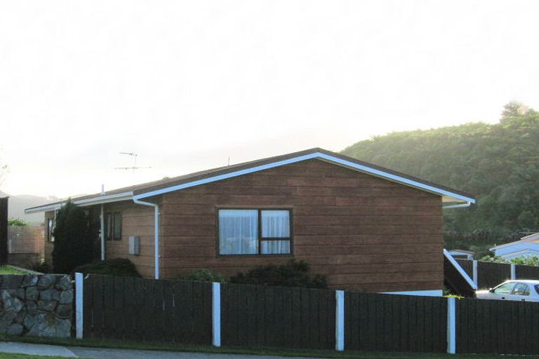 Photo of property in 6 Drummond Crescent, Kelson, Lower Hutt, 5010