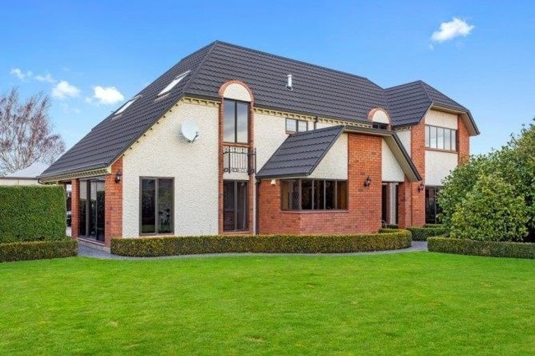 Photo of property in 6 Hinton Place, Rangiora, 7400