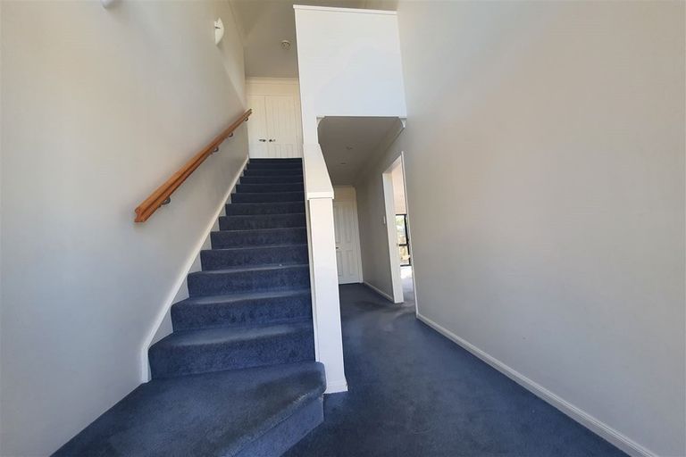 Photo of property in 17 Claverton Grove, Churton Park, Wellington, 6037