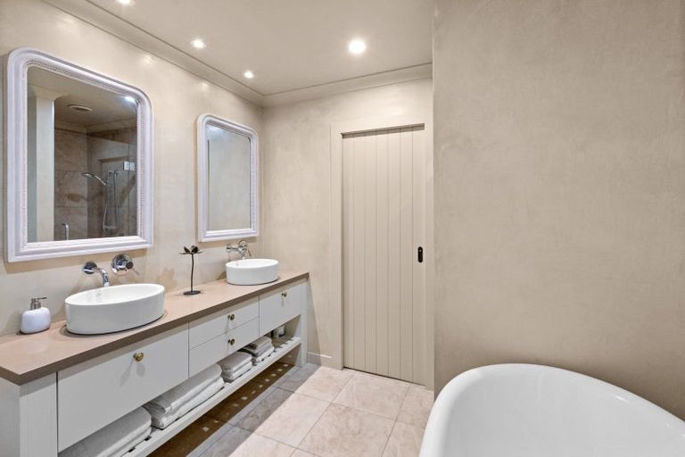 Photo of property in 99 Kent Terrace, Taradale, Napier, 4112