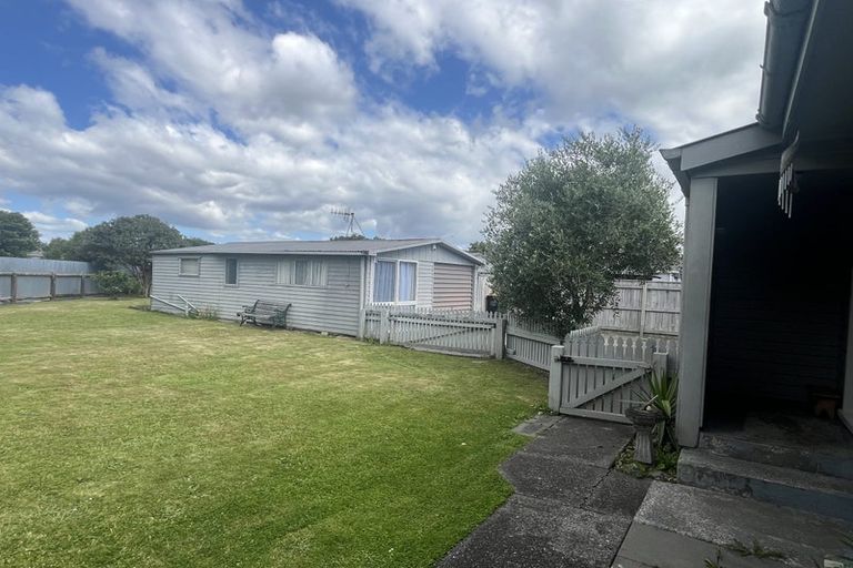 Photo of property in 6 Radnor Place, Highbury, Palmerston North, 4412