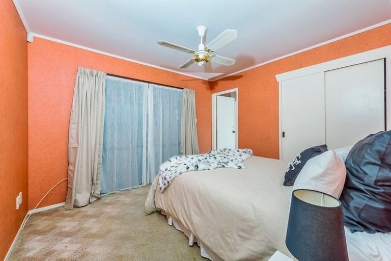 Photo of property in 27 Hassan Drive, Massey, Auckland, 0614