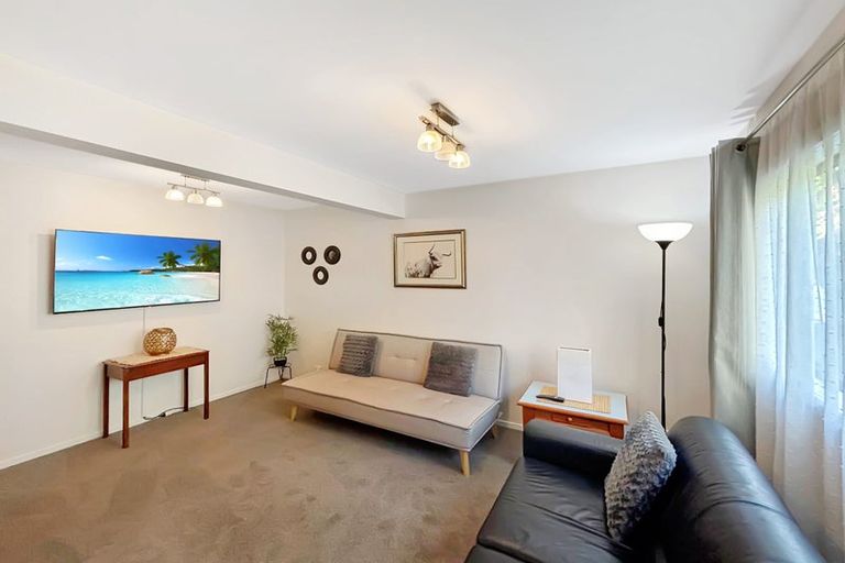 Photo of property in 25 Kimberly Grove, Greenhithe, Auckland, 0632