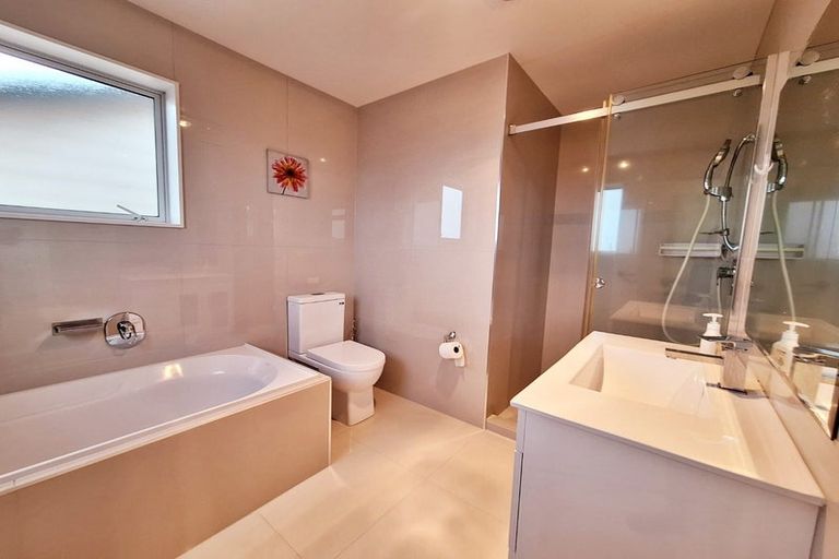 Photo of property in 3 Laquinta Place, Flat Bush, Auckland, 2019